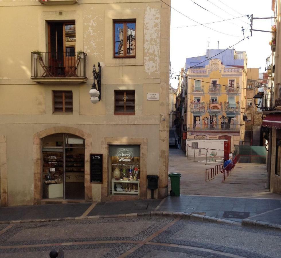 Apartamento En Plaza Sedassos Centro Historico Tarragona Esterno foto