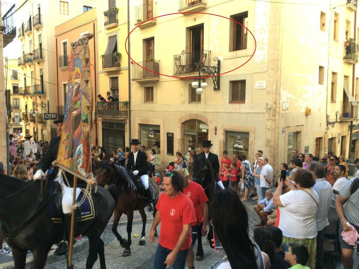 Apartamento En Plaza Sedassos Centro Historico Tarragona Esterno foto